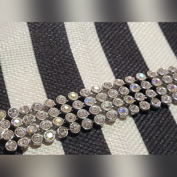 very pretty bracelet white stones and some aurora borealis stones costume jewelr - Picture 7 of 9